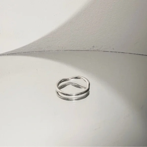 Monica Vinader sterling silver diamond pave wave stacking ring - Picture 3 of 11